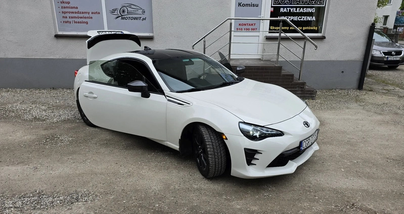 Toyota GT86 cena 75990 przebieg: 59960, rok produkcji 2017 z Ośno Lubuskie małe 211